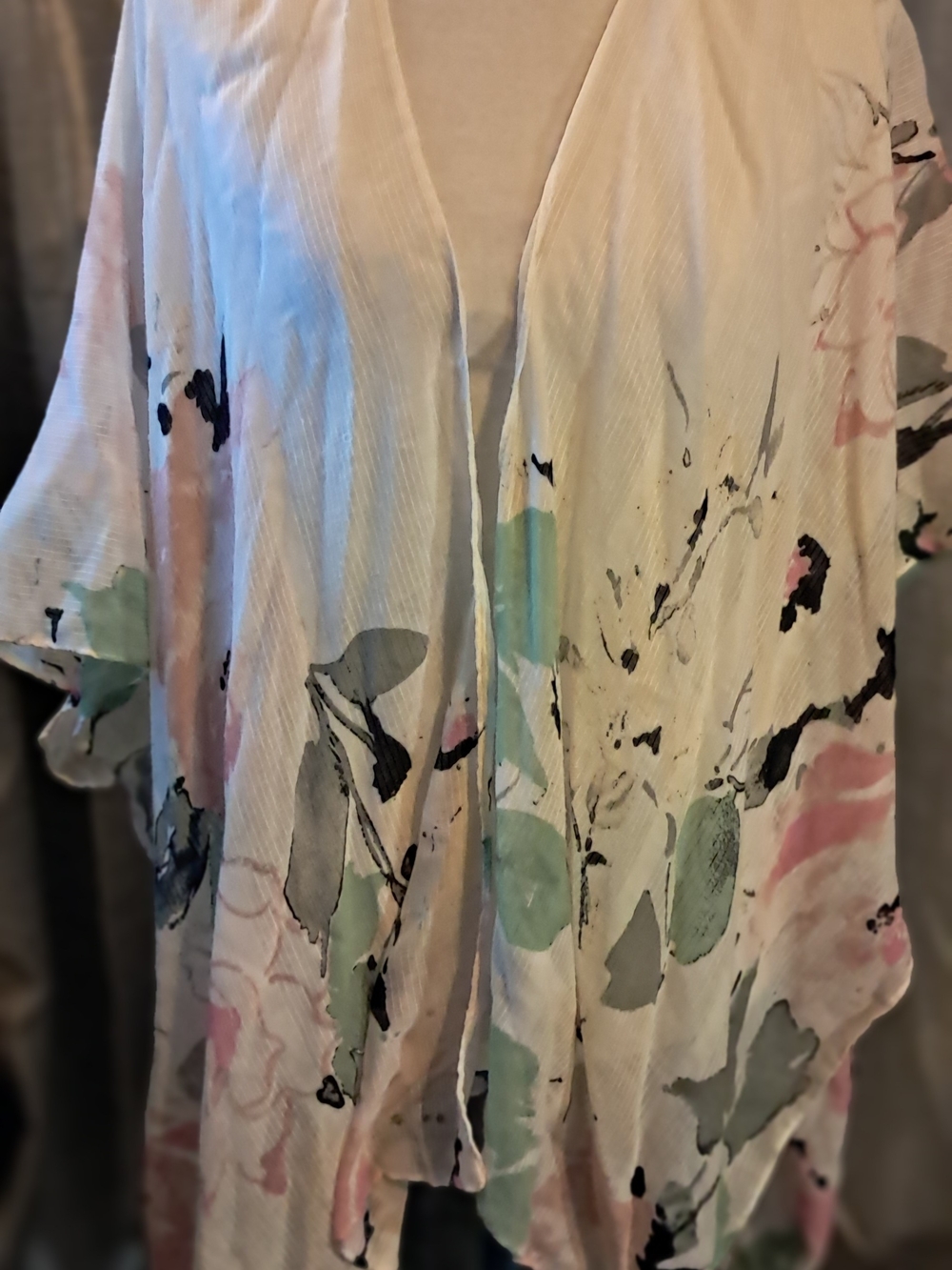 🏷Vince Camuto Pastel Floral Watercolor Kimono - Pink, Mint & Gray